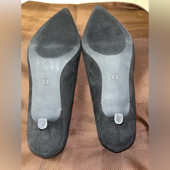 Journey Collection Goldie Kitten Heels - Picture 7 of 9